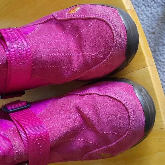 Coach Snow Boots - Picture 6 of 12